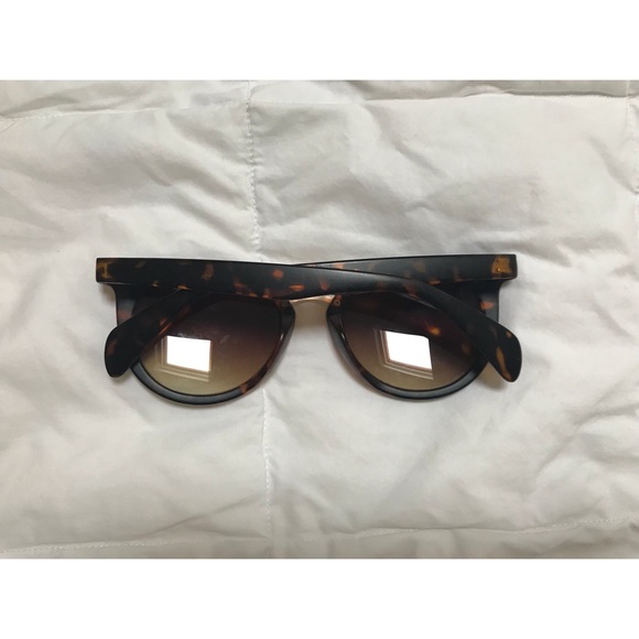 Brown Tortoise Shell Sunglasses - Picture 3 of 4